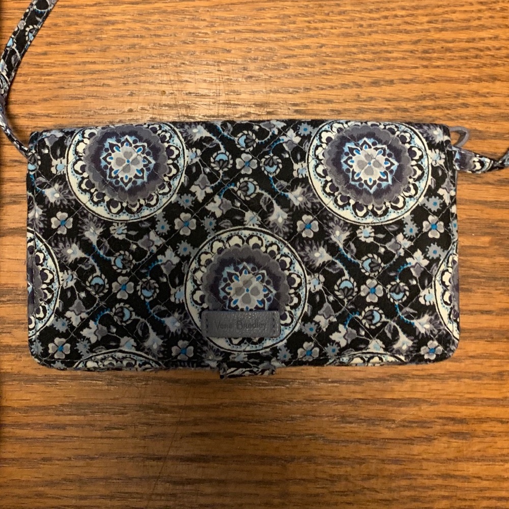 Vera Bradley crossbody/wallet